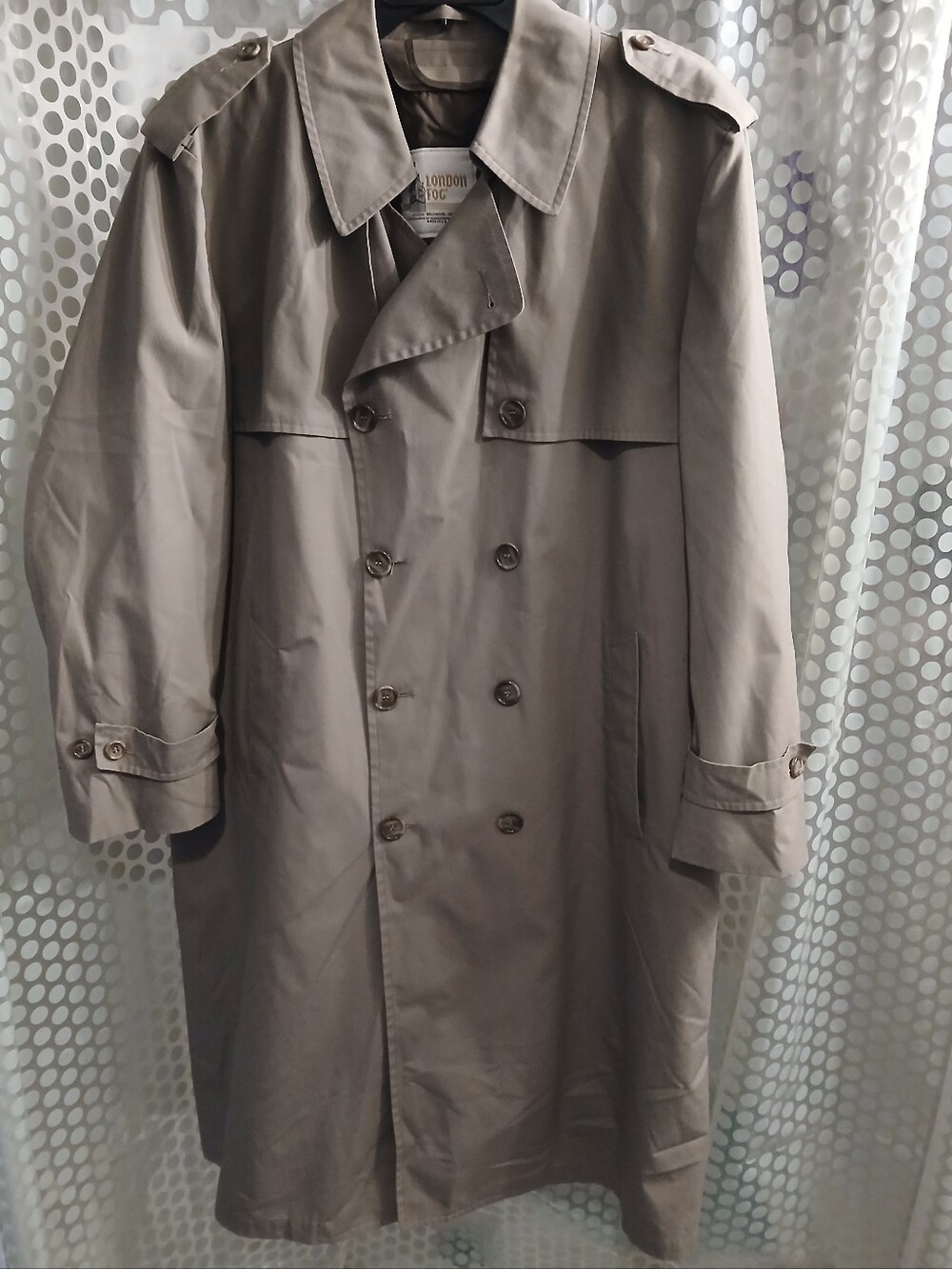 London Fog Men's 44 Reg. Double-Breasted Trench Coat in Taupe.  FF#473